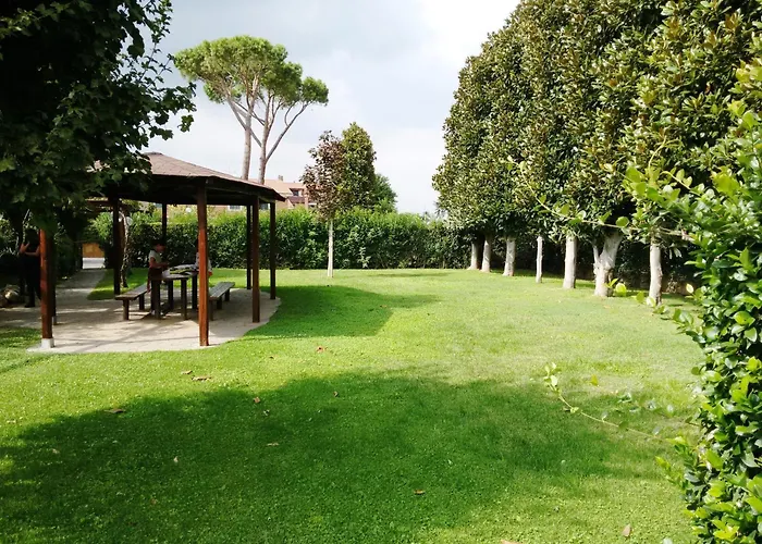 Guests In Nel A Aeroporto Ciampino Рим